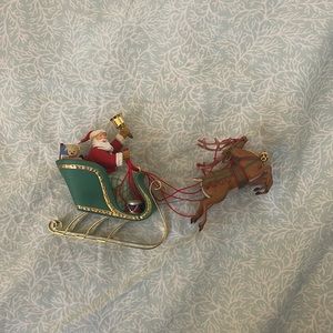 Hallmark Ornament 2003 “Santa’s on his way”